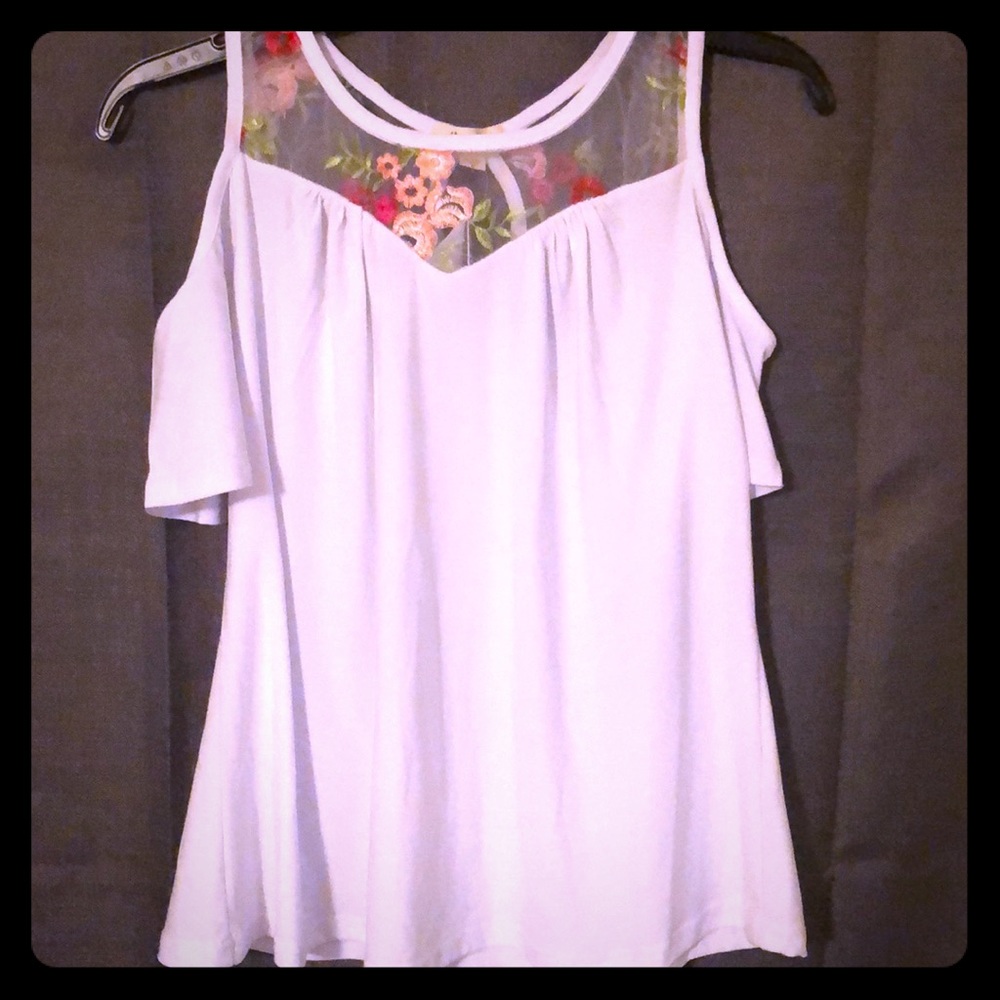 Short sleeve, white/beautiful floral design shirt